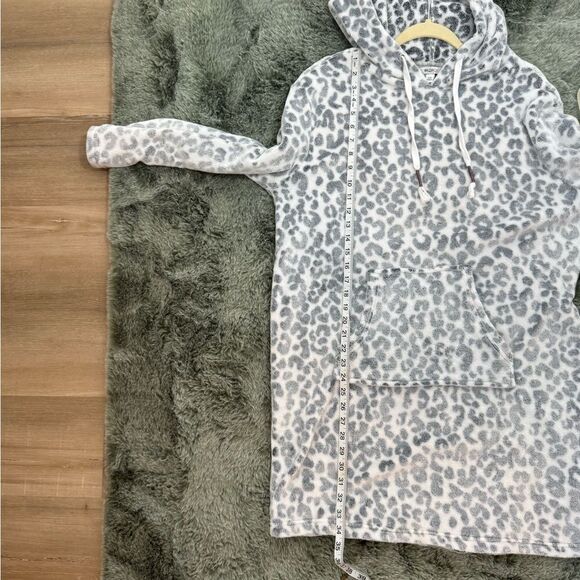 Wildfox Ultra Plush Hooded Lounger Soft Snow Leopard Size S/M - Picture 5 of 11